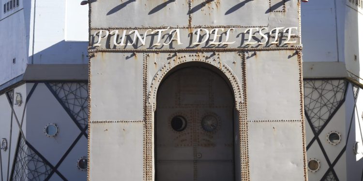 Rechazaron instalación de puerta de Punta del Este