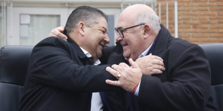 Nazareno Lazo asumió nuevamente como alcalde de Garzón y José Ignacio renovando el compromiso con la comunidad