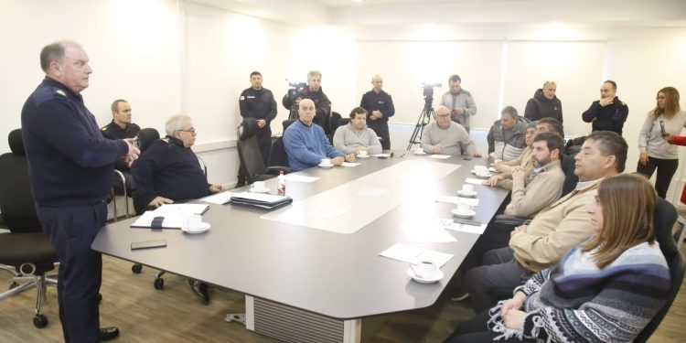 Centro de Videovigilancia: Abella y alcaldes buscan seguir avanzando con gobierno de cercanía