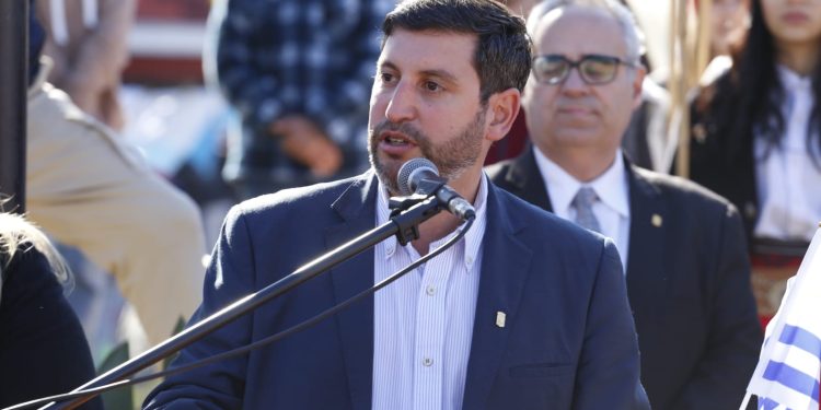 Abella y Tort encabezaron primer acto patrio como jerarcas