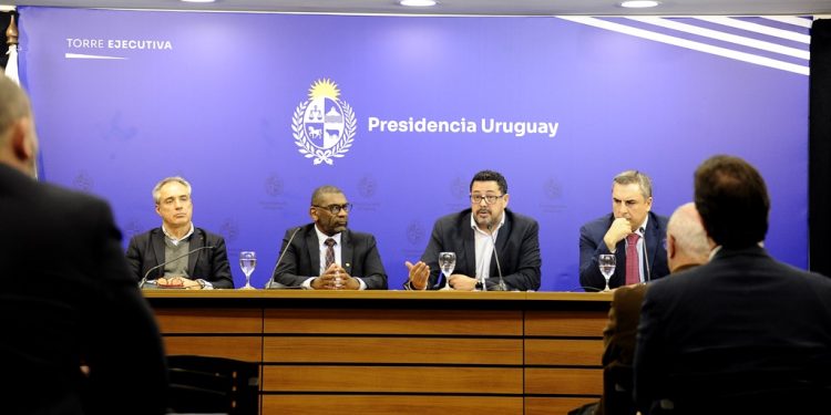 Gobierno sepultó proyecto Neptuno que dejó Lacalle Pou y anunció otro para abastecimiento de agua potable