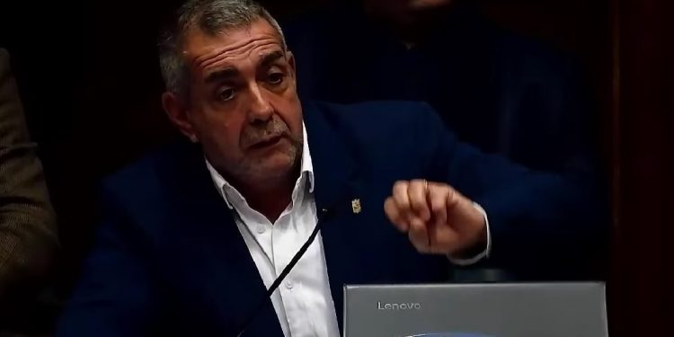 Blancos se preguntan desde la junta ¿Dónde está el piloto?