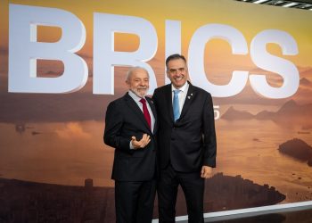 Orsi llegó a Brasil para participar de la cumbre de BRICS