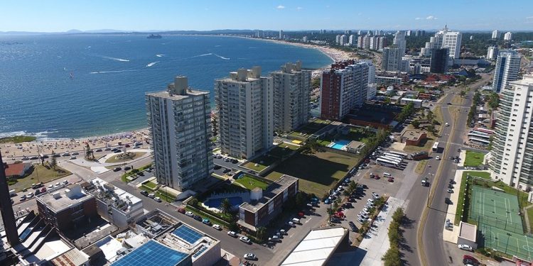 Una mujer fue detenida tras cometer múltiples hurtos en comercios de Punta del Este