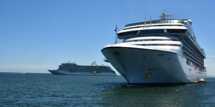 Conversatorio en Punta del Este analizó el funcionamiento del sector cruceros