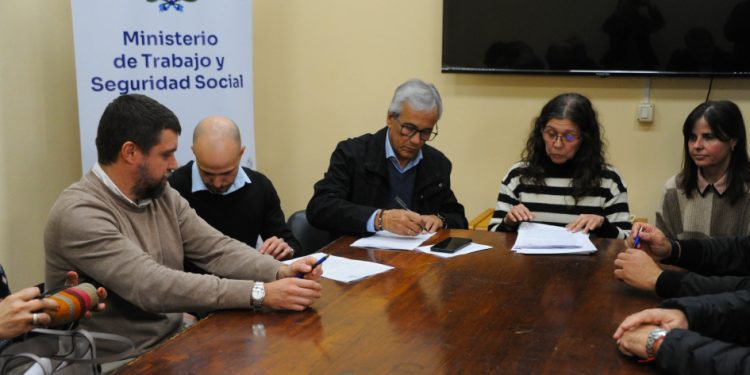 Certificaciones médicas; Gobierno y COFE más cerca de un acuerdo