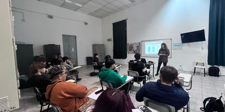 Charla preventiva dirigida a estudiantes de UTU San Carlos