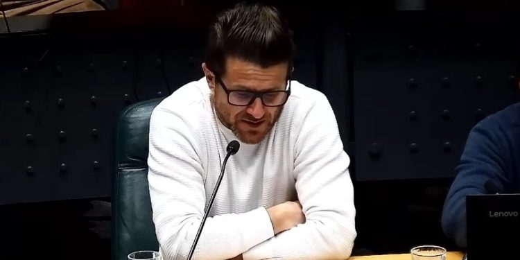 Colorados señalan mal estado de las calles en Piriápolis, falta de baños públicos en el puerto y desconocido caño en Playa Verde