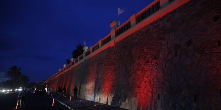 Reclaman saber porqué iluminación del murallón de Piriápolis por 130 mil dólares funcionó 10 días