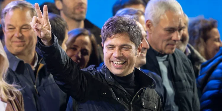 Kicillof convocó a una cumbre con más de 80 intendentes para afinar la estrategia electoral