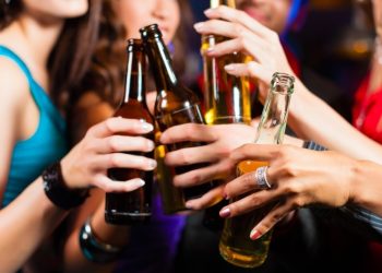 Encuesta nacional: la mayoría de los adolescentes uruguayos consume alcohol antes de los 15 años