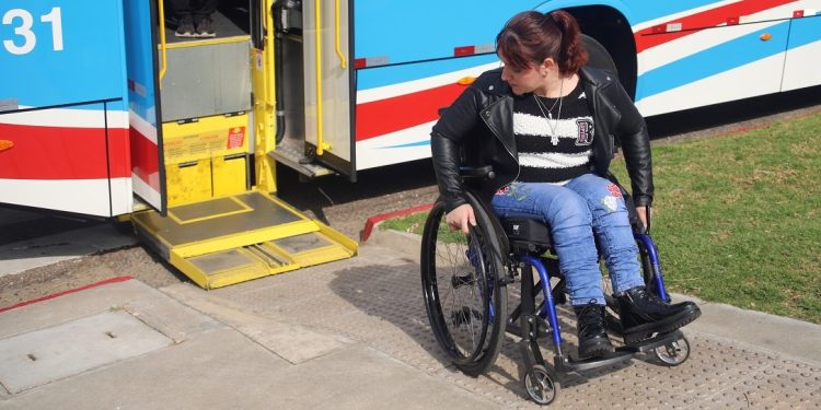 Solidaridad: IDM invierte 7,5 millones de pesos en pases libres para personas con discapacidad, así como con distintas afecciones