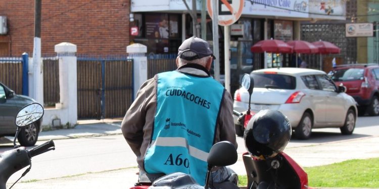 Habilitarán período para la renovación de permisos de cuidacoches