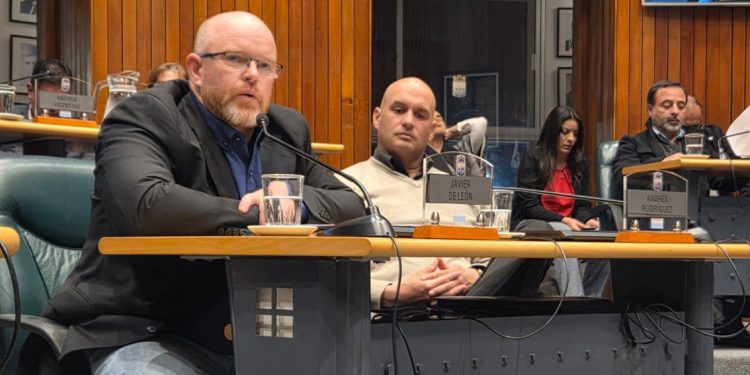 Alertan por alarmante tasa de suicidios en trabajadores del Ministerio del Interior