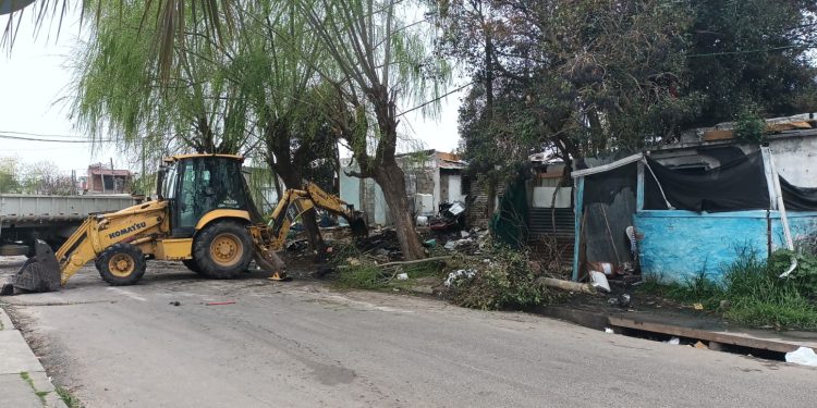 Demolición de vivienda en Maldonado Nuevo donde se registraban delitos varios