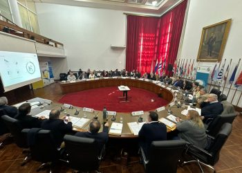 Intendentes presentaron propuesta al Parlamento sobre ingreso de funcionarios; colorados no comparten 