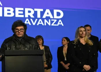 La respuesta de Javier Milei a la derrota: crea una mesa política nacional y convoca a los gobernadores