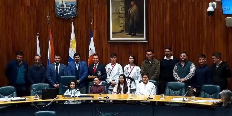Junta reconoció alumnos de artes marciales por su disciplina y ejemplo