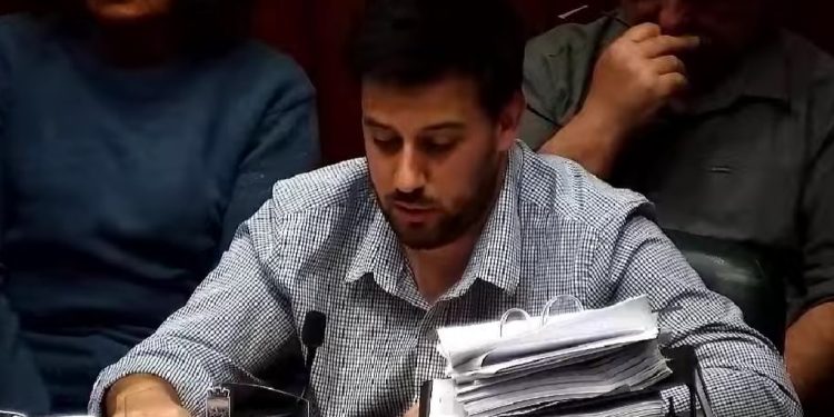 Urdangaray: “Este presupuesto no es creíble, ignora la realidad social, desprecia a los Municipios” y “el equipo económico es el mismo que llevó al mayor déficit”