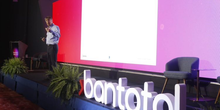 Punta del Este reunió a referentes internacionales de tecnología y finanzas