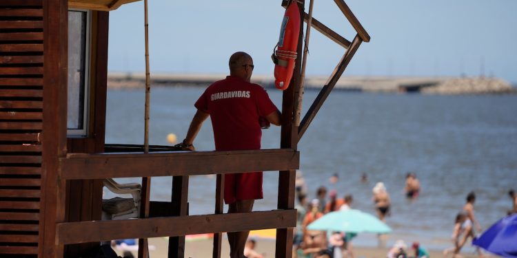 Guardavidas se preparan para la temporada: bajarán a las playas desde el 14 de noviembre