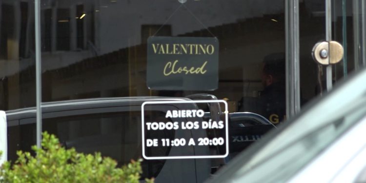 Valentino Uruguay iniciará acciones legales contra la marca italiana por perjuicios millonarios