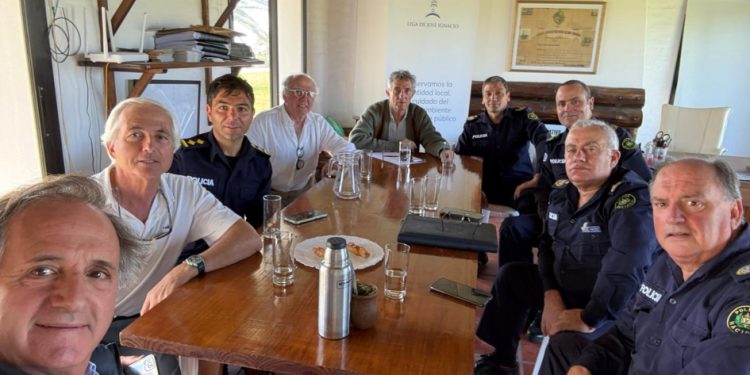 Comando de jefatura avanza en planificación de temporada en José Ignacio