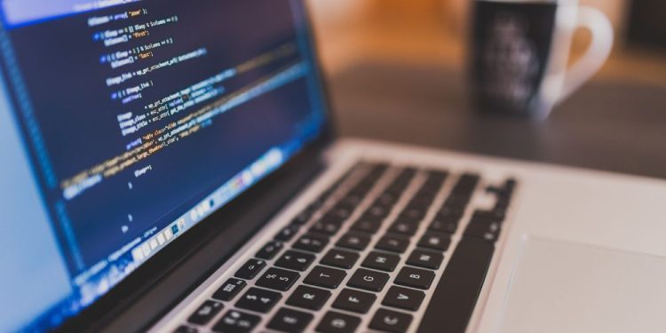 Windows o Linux, laptop o PC: lo que realmente usan los programadores