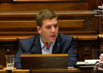 Garlo valoró iniciativas del gobierno para proteger humedales en todo el país y disparó contra Antía