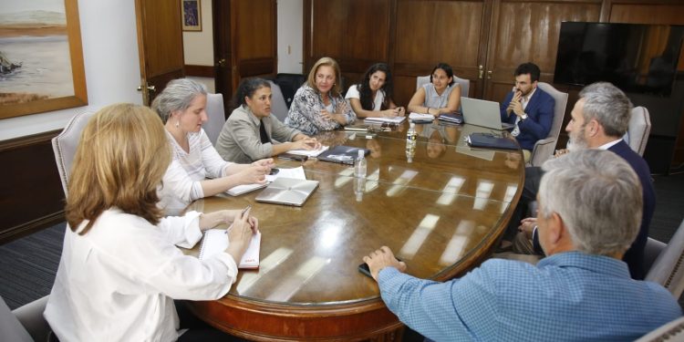 Humedales, gestión costera, áreas protegidas y fauna fueron abordados por intendencia y Ambiente
