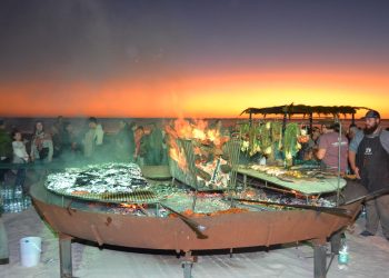 “Entre Fuegos”: gastronomía y música en playa La Rinconada de Piriápolis