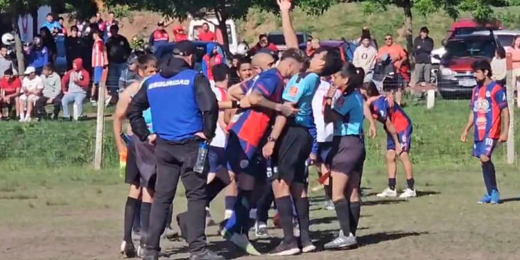 Agresión a árbitro; expectativa por audiencia del lunes en la que agresor será conducido por policía