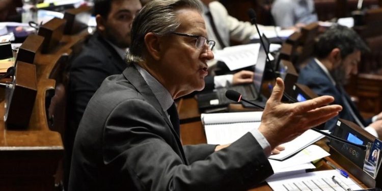 Gurméndez cuestionó el Presupuesto, advirtió sobre más impuestos, mayor gasto y endeudamiento