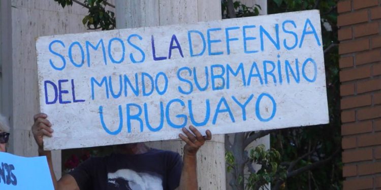 Colectivos presentarán firmas y medida cautelar para frenar proyectos petroleros en la costa uruguaya