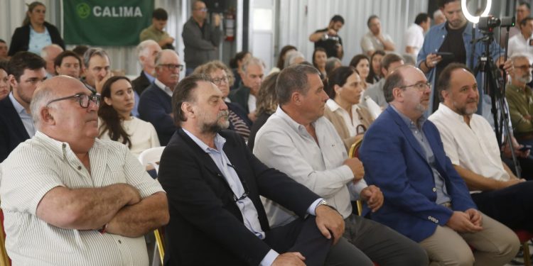 Abella resaltó el rol de los jóvenes y el compromiso con las cooperativas en la apertura del Consejo Directivo de CAF en San Carlos