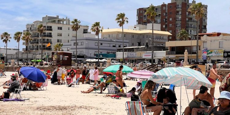 Piriápolis encara la temporada con buenas reservas y preocupación por la informalidad