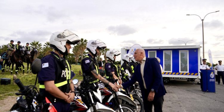 600 policías estarán afectados al Operativo Verano Azul que fue lanzado este domingo