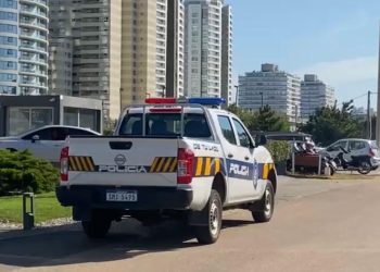 Una mujer resultó gravemente herida tras caer desde un edificio en Playa Brava