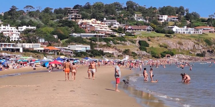 Una mujer de 50 años perdió la vida este 1º de enero al ahogarse en una zona donde no hay servicio de guardavidas