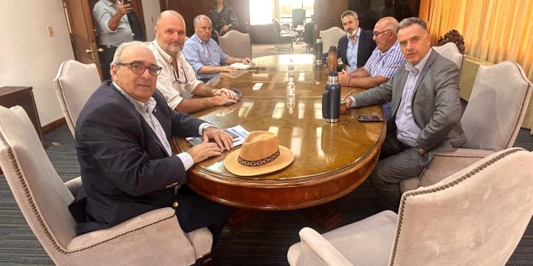 Abella y Orsi mano a mano por situación hídrica en la zona