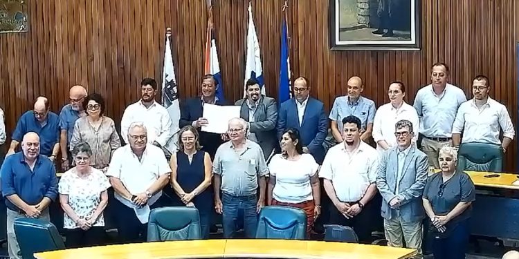 Convenio entre UDE y Congreso Nacional de Ediles abre 2.300 becas universitarias