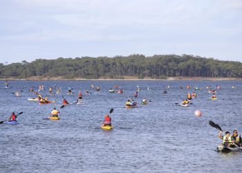 Punta del Este vivió su segunda travesía en Kayak y Paddle surf que unió la isla con playa deportiva