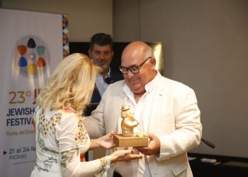 Hasta el 24 se puede disfrutar de cine judío en The Grand; inauguración homenajeó a intendente con máximo galardón