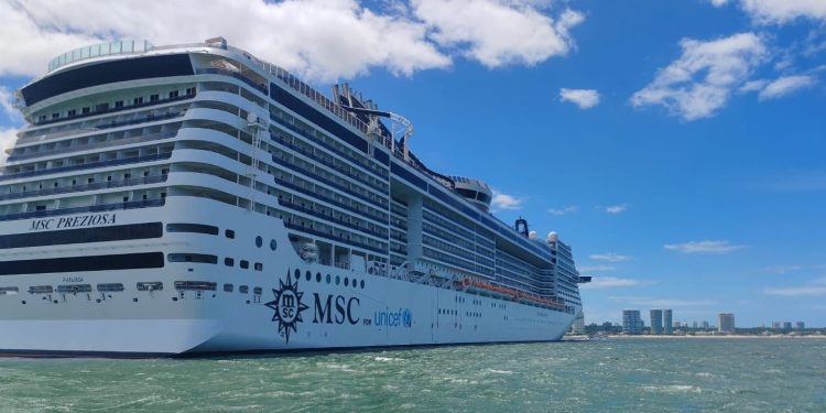 Evacuaron a un pasajero de 90 años del crucero MSC Preziosa frente a Punta del Este