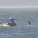 Guardavidas rescató a tres adultos y dos niños tras vuelco de catamarán en la Mansa