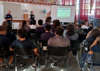 Policía Comunitaria refuerza el trabajo con jóvenes a través de talleres en UTU de Maldonado