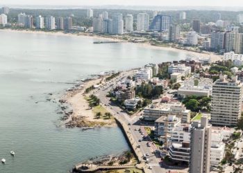 Punta del Este más cerca de ser la sede para el sorteo del Mundial 2030