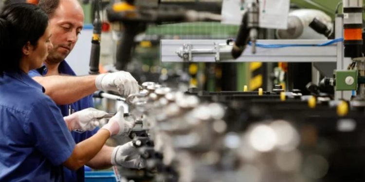 Argentina y cifras que preocupan: Dos millones de personas desocupadas o trabajando en negro