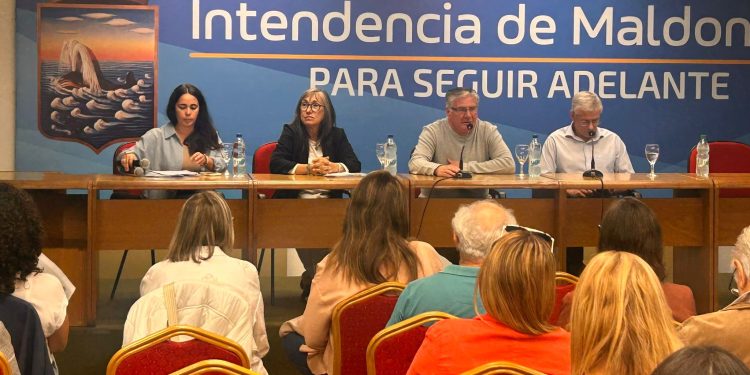 Jornada de Salud Integrativa y Humanismo Médico se desarrolló con una amplia participación de instituciones, organizaciones y equipos profesionales