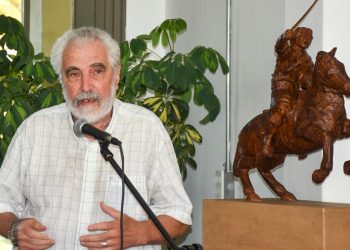 Garzón se llena de arte: Herbenn Lazo inauguró su muestra en la ex Estación AFE